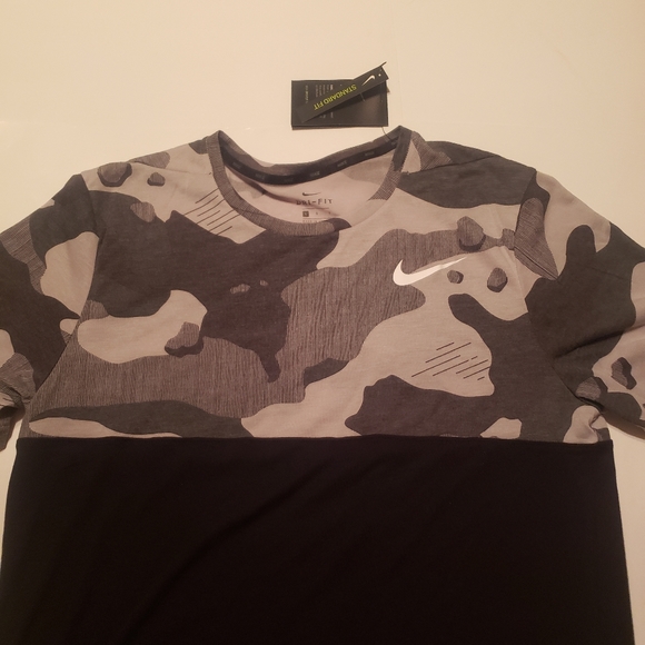 Nike Dry Legend Camo Black Top Half Print Tee - Picture 3 of 16